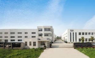 剛性鏈升降平臺的高效性能適用于自動化生產(chǎn)線環(huán)境